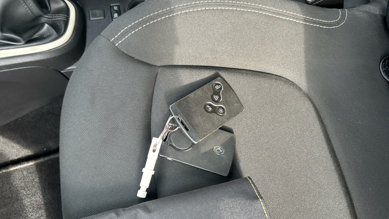 Renault Captur 0.9 TCE 90 Play 5dr Petrol Hatchback